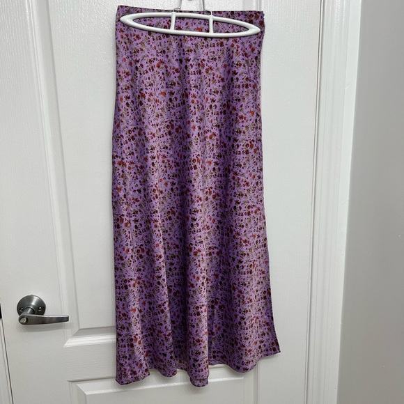 UO Molly Satin Slip Skirt - Picture 2 of 3